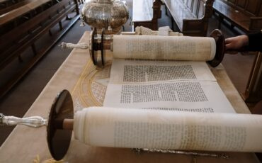 Imagem em Destaque - A importância do estudo da Torah na vida judaica